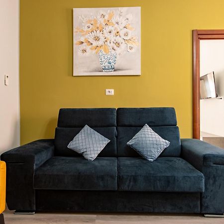 شقة Attico Grand Terrace ألبا المظهر الخارجي الصورة